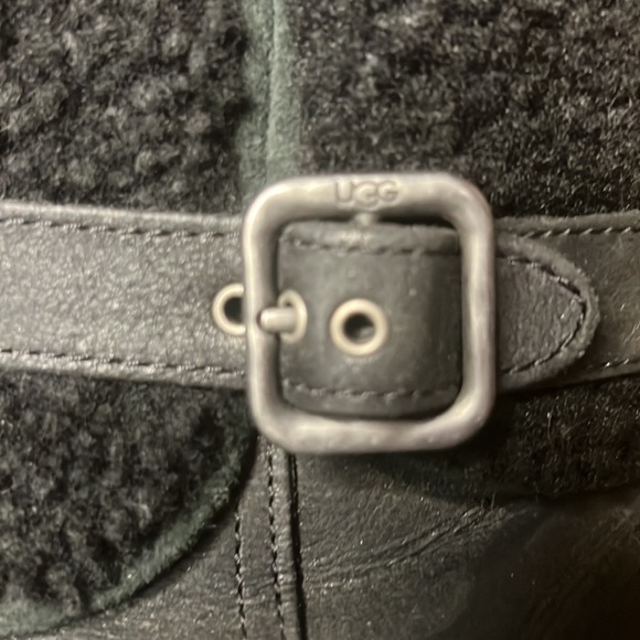 UGG- Blayne II water resistant boots round toe - Picture 3 of 8